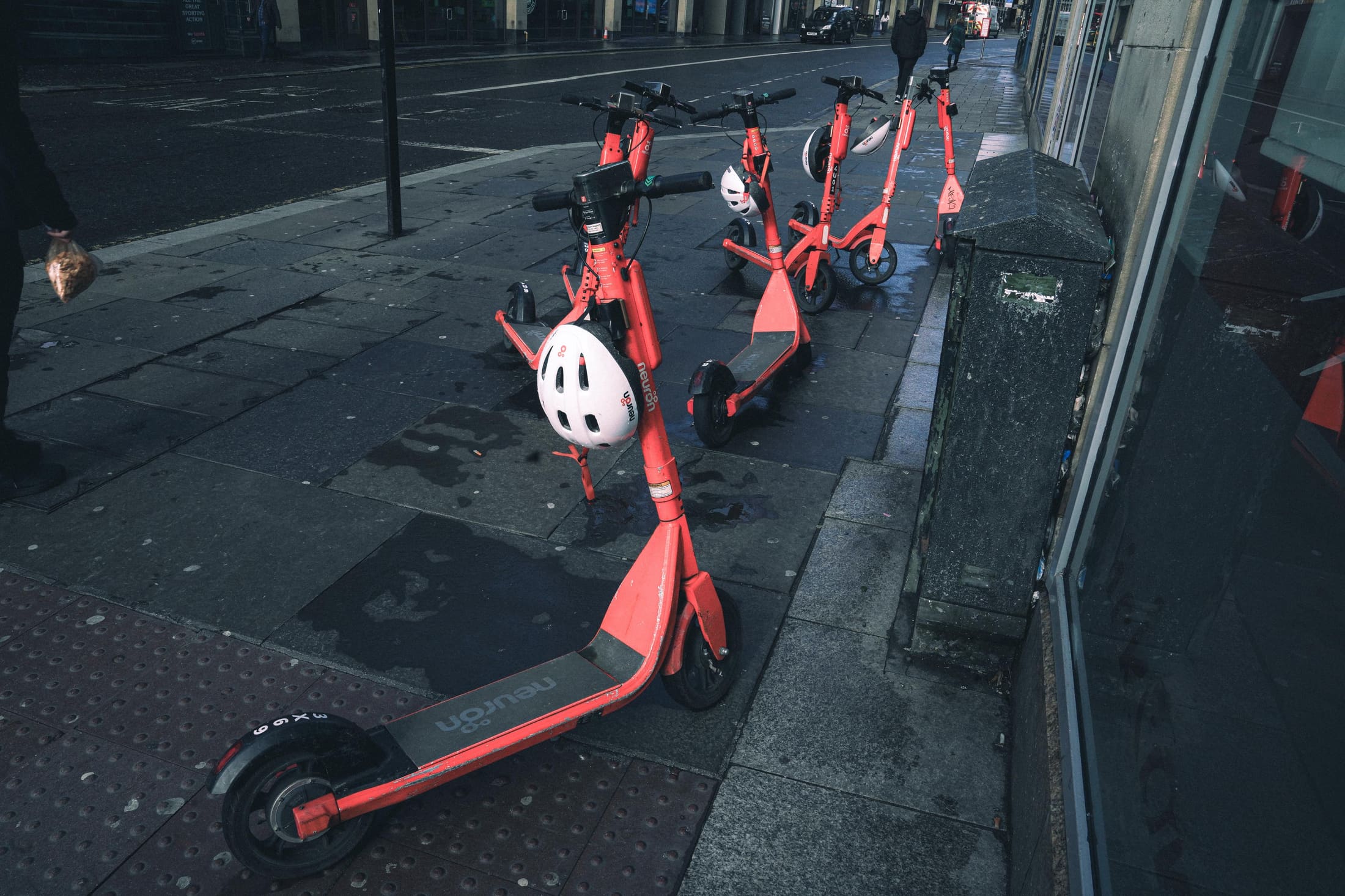Street frame 42