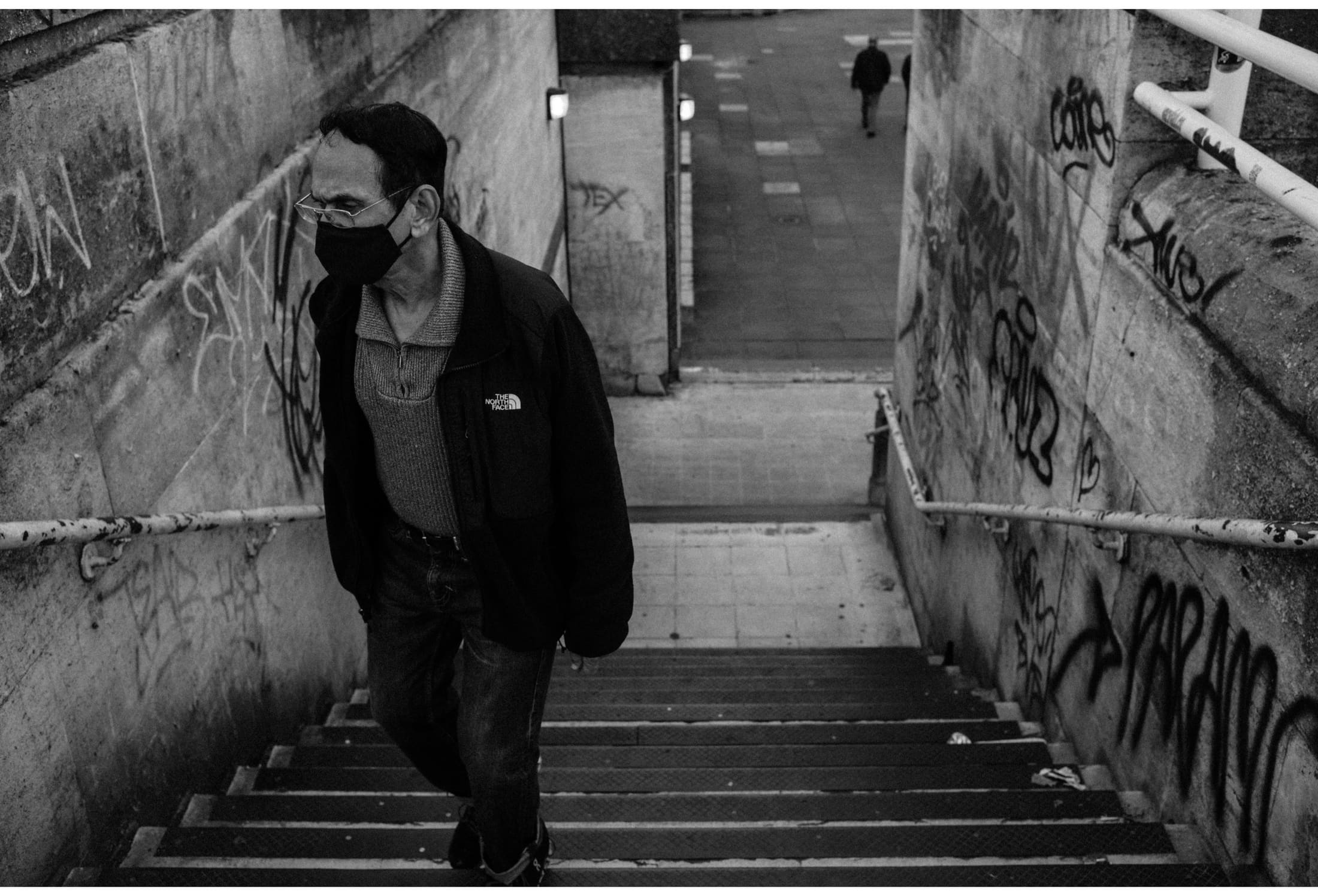 Street frame 61