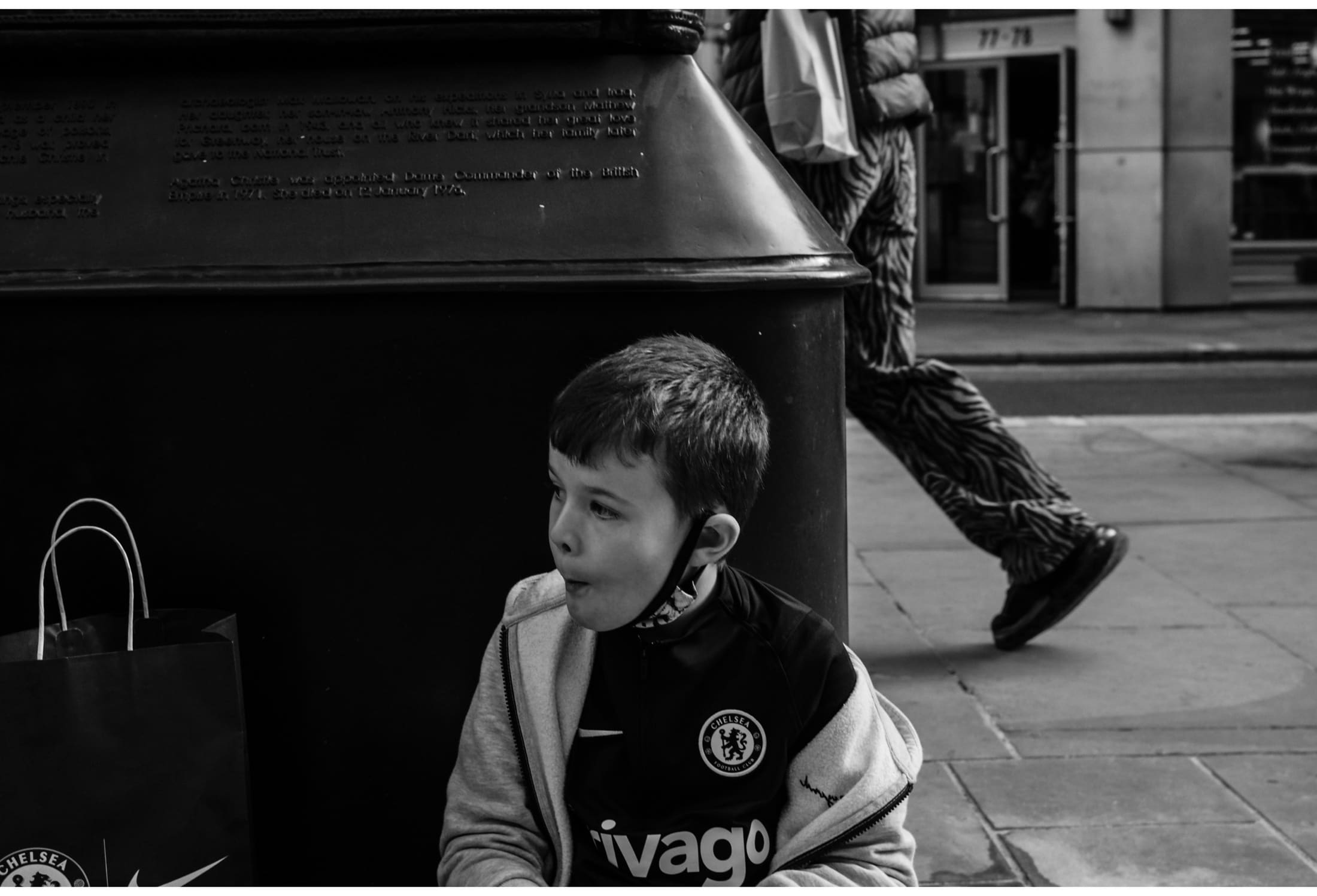 Street frame 62