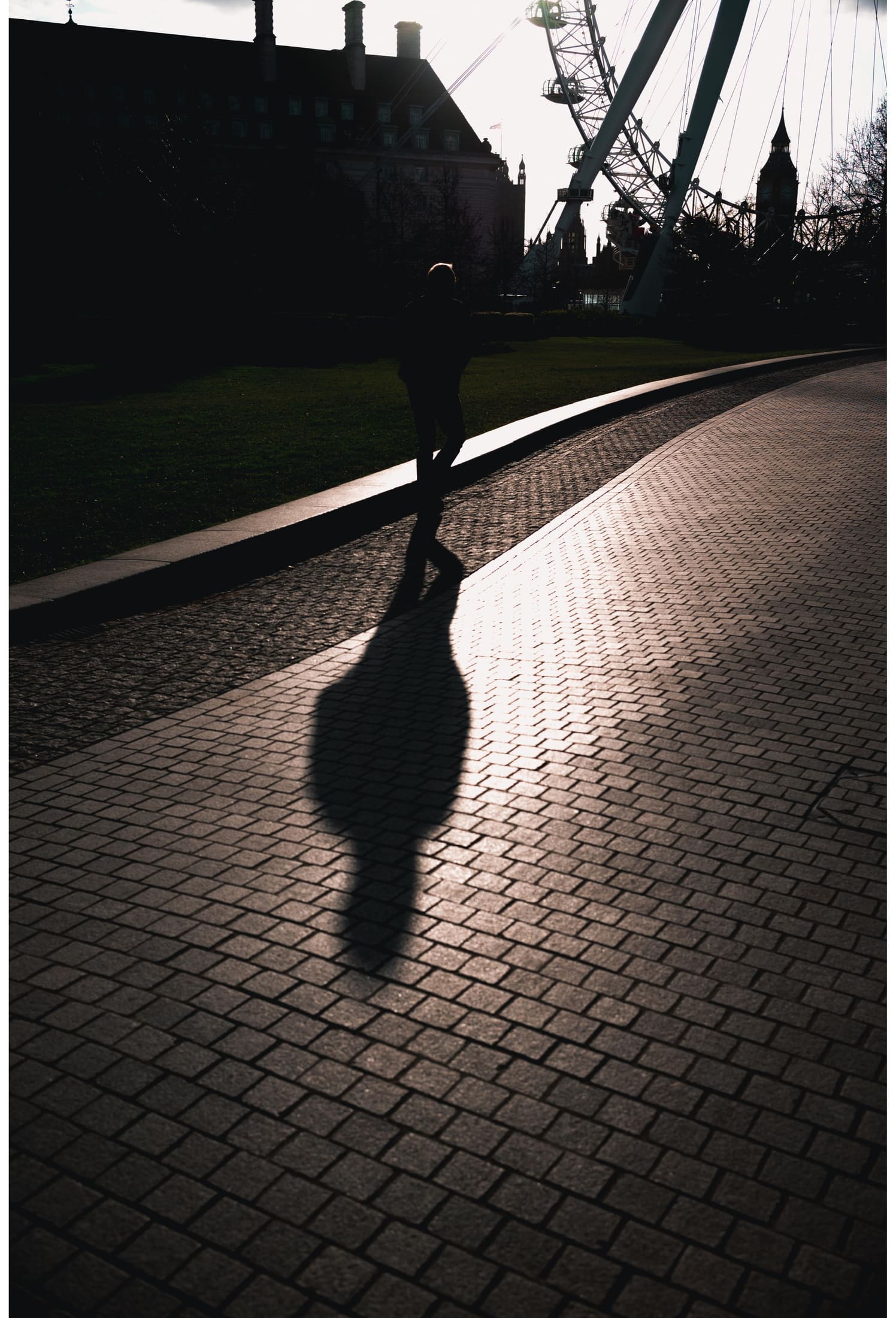 Street frame 111