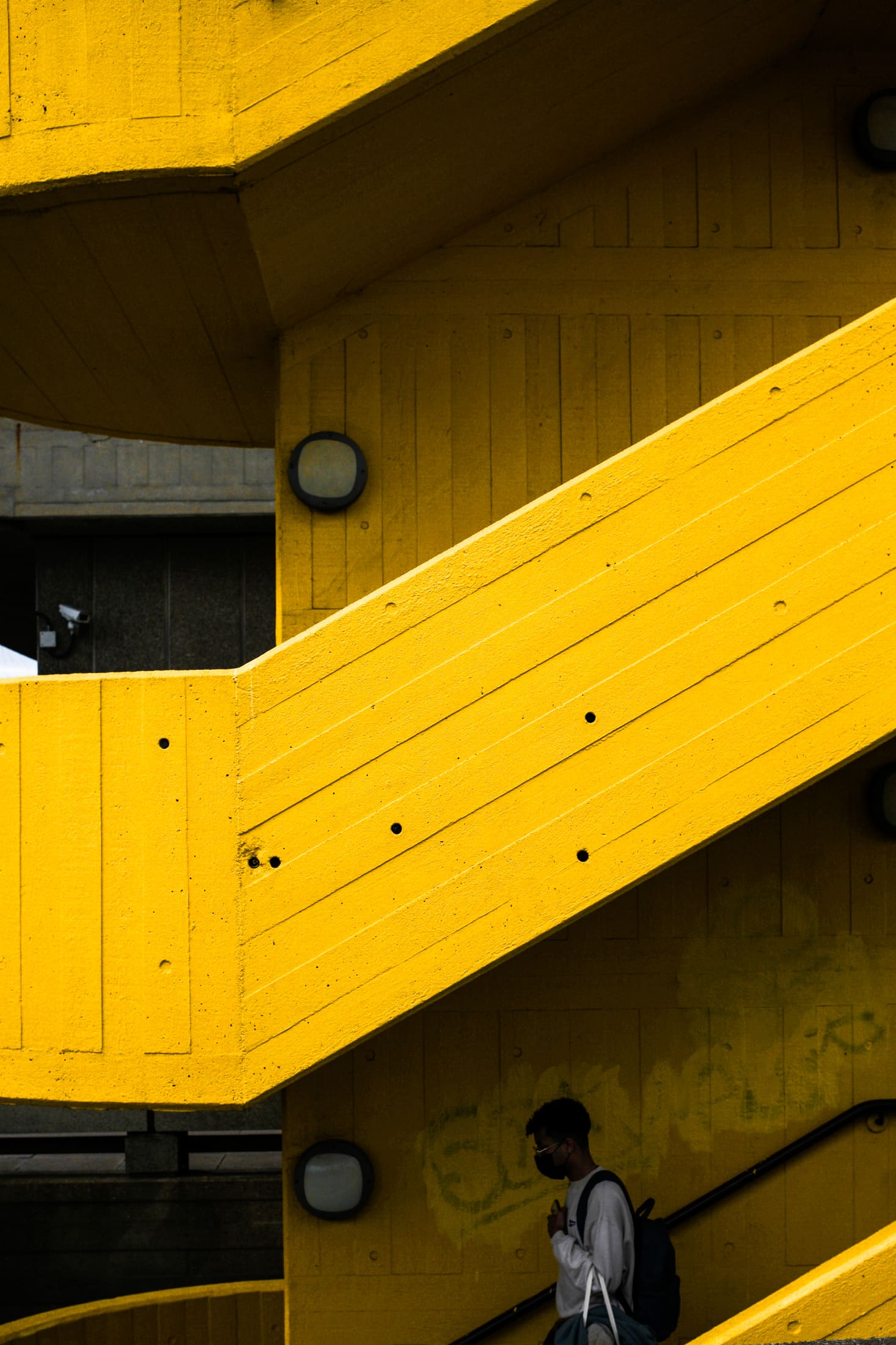Street frame 153